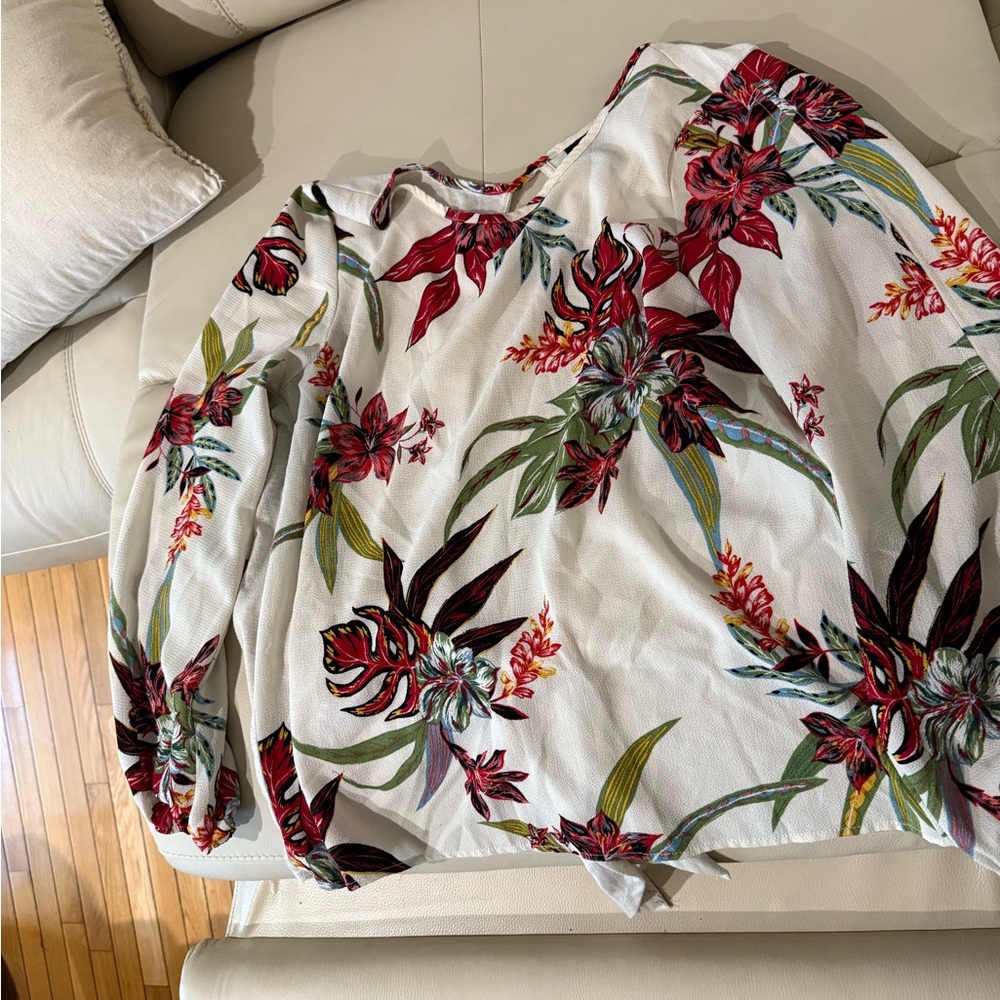 Daytrip Floral Blouse in Red and Green